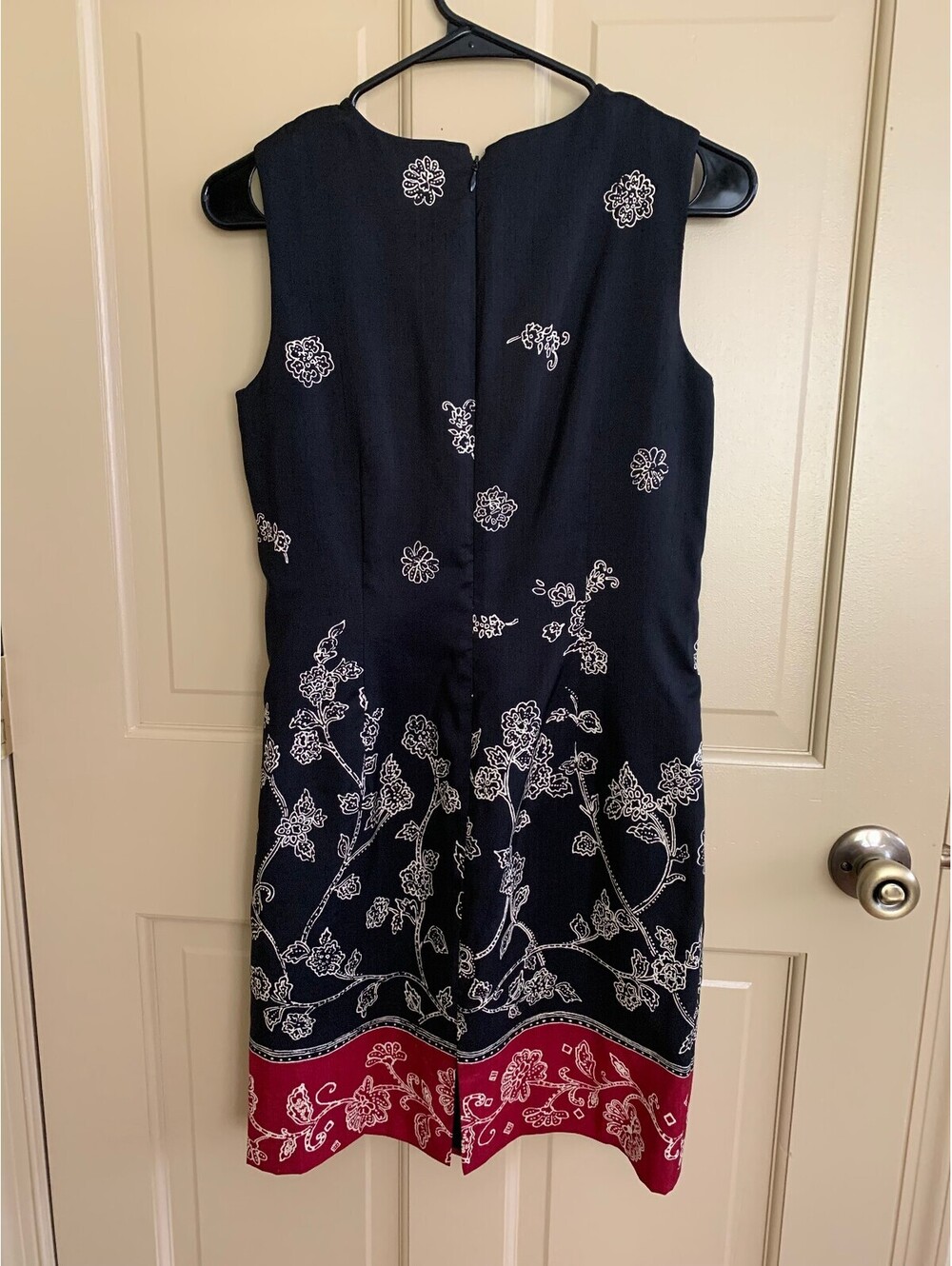 Vintage Y2K Ann Taylor Petites Size 6P Black Floral Design Sheath Dress Raw Silk